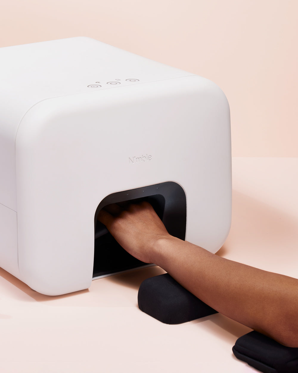 Nimble at-home nail painter paints and dries your nails with the press of a  button » Gadget Flow